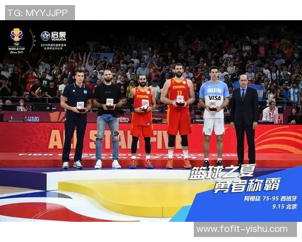 球场传奇再现：聚焦全球足球巨星的风采与荣耀时刻