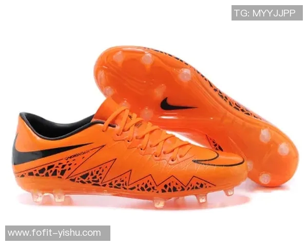 穿着毒蜂耐克足球鞋的球星：篡手篡脚的优雅之道